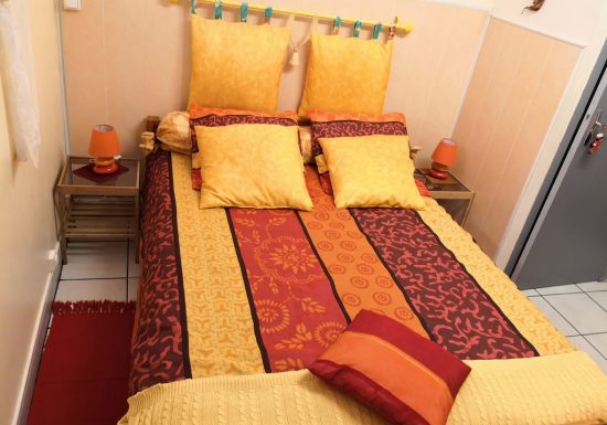 Meublé de M. & Mme Serre 1 mimosa