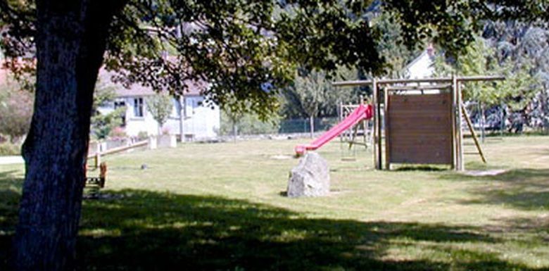 Aire de pique-nique au bord de l’eau – Chambon-sur-Voueize