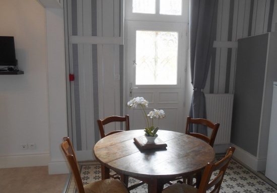 Mme BOUSSANGE- Les Naïades – Appartement n°1 au RdC