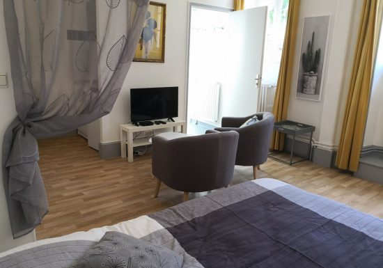 Meublé de Marine Biguerd –  Chambon – Studio 6 – 2ème étage