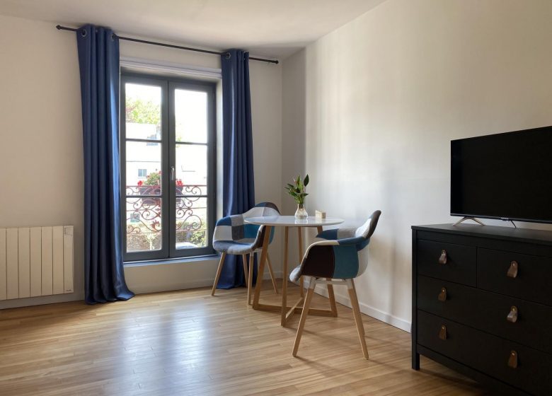 A l&rsquo;Ombre d&rsquo;Azay