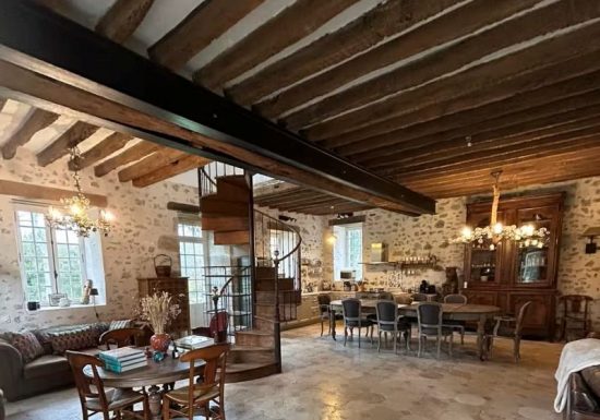 Château de la Motte-Feuilly – Le Pavillon