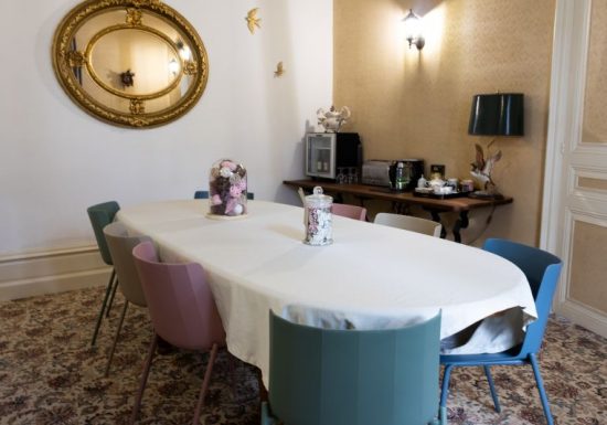 Aux chambres des Dames***