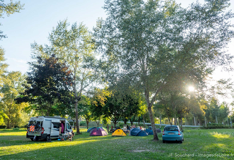 Camping River Camp