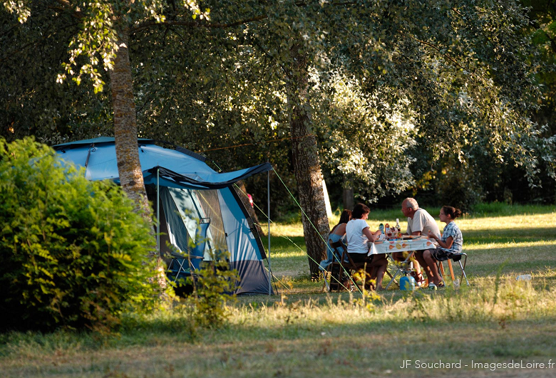 Camping River Camp