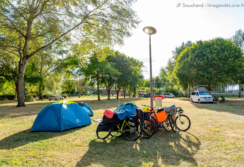 Camping River Camp