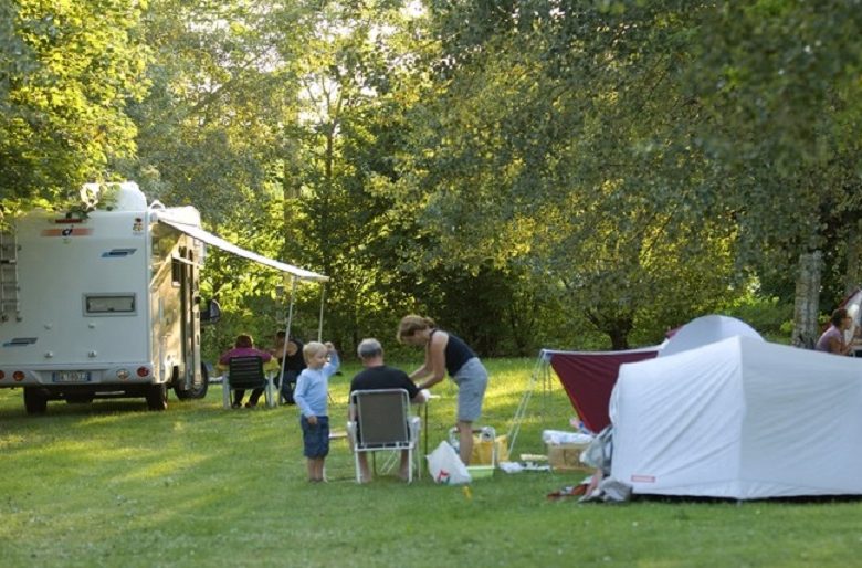 Camping River Camp