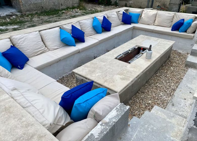Le Balcon