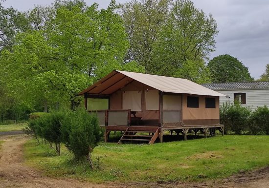 Hébergements insolites au camping de la Tête Noire