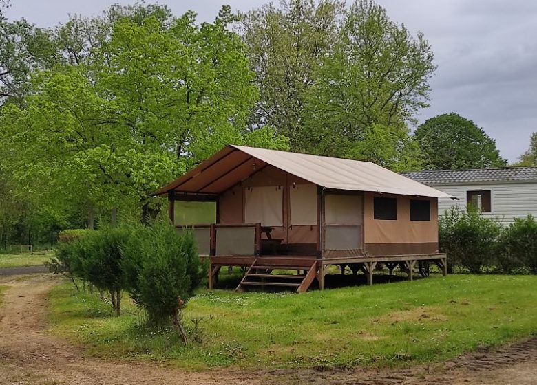 Hébergements insolites au camping de la Tête Noire