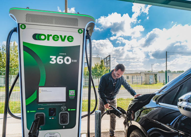OREVE Station de recharge ultra-rapide pour véhicules électriques