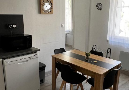 Meublé de M. Hennequin Appt2