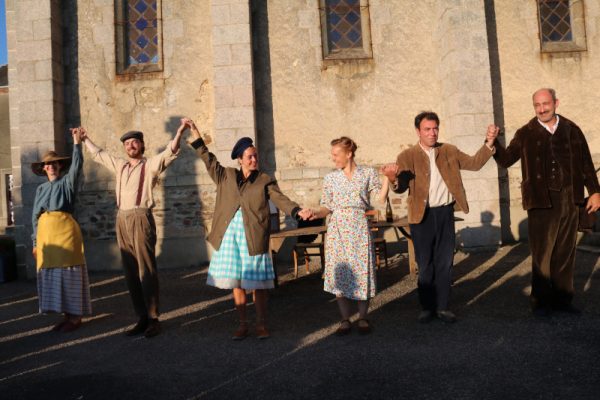 Spectacle en déambulation : 3 voix pour un Roi