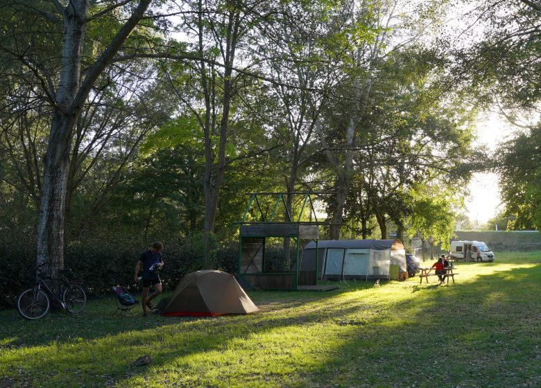Camping River Camp