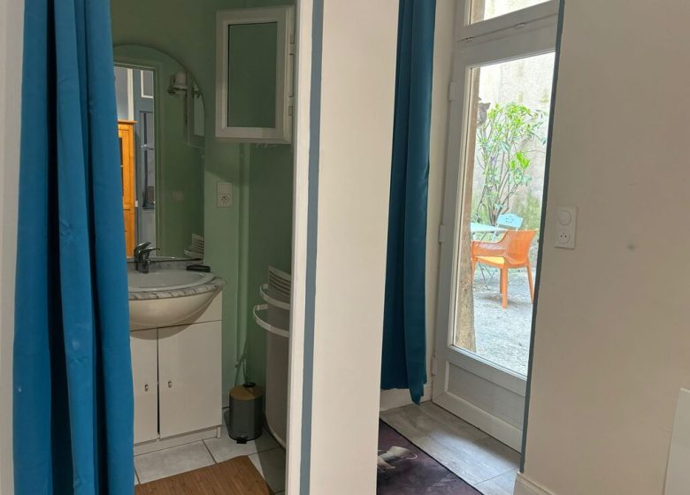 Mme Valérie RENNESSON Place Armand Fourot