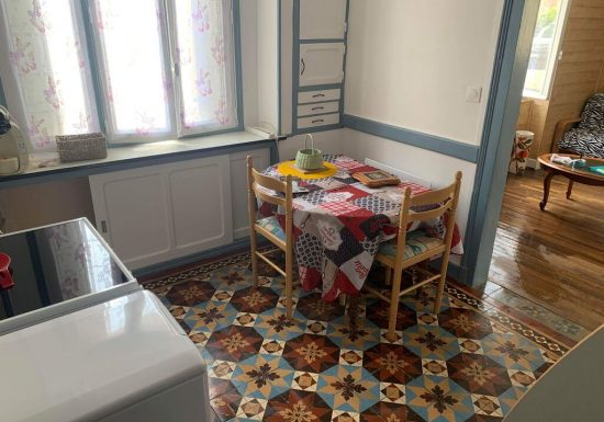 Mme Valérie RENNESSON Place Armand Fourot