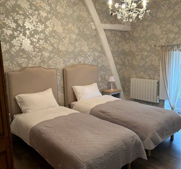 Château de la Motte-Feuilly – Le Pavillon