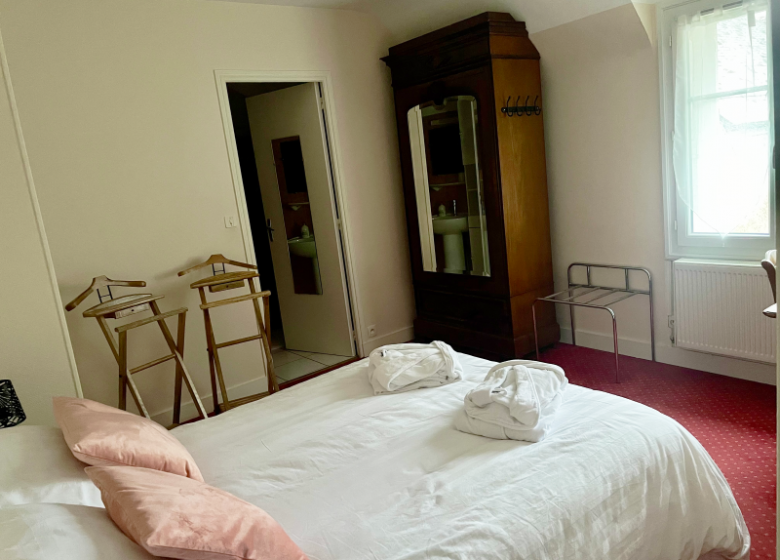 Aux chambres des Dames***