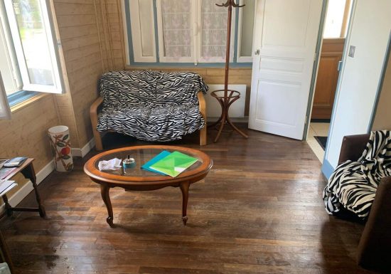 Mme Valérie RENNESSON Place Armand Fourot